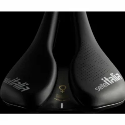 Selle Italia NOVUS Lady TM Boost EVO Superflow Saddle 8 Selle Italia NOVUS Lady TM Boost EVO Superflow Saddle -Sykkel Kompo Novus20Boost20Evo20Lady20TM20Superflow CLOSEUP